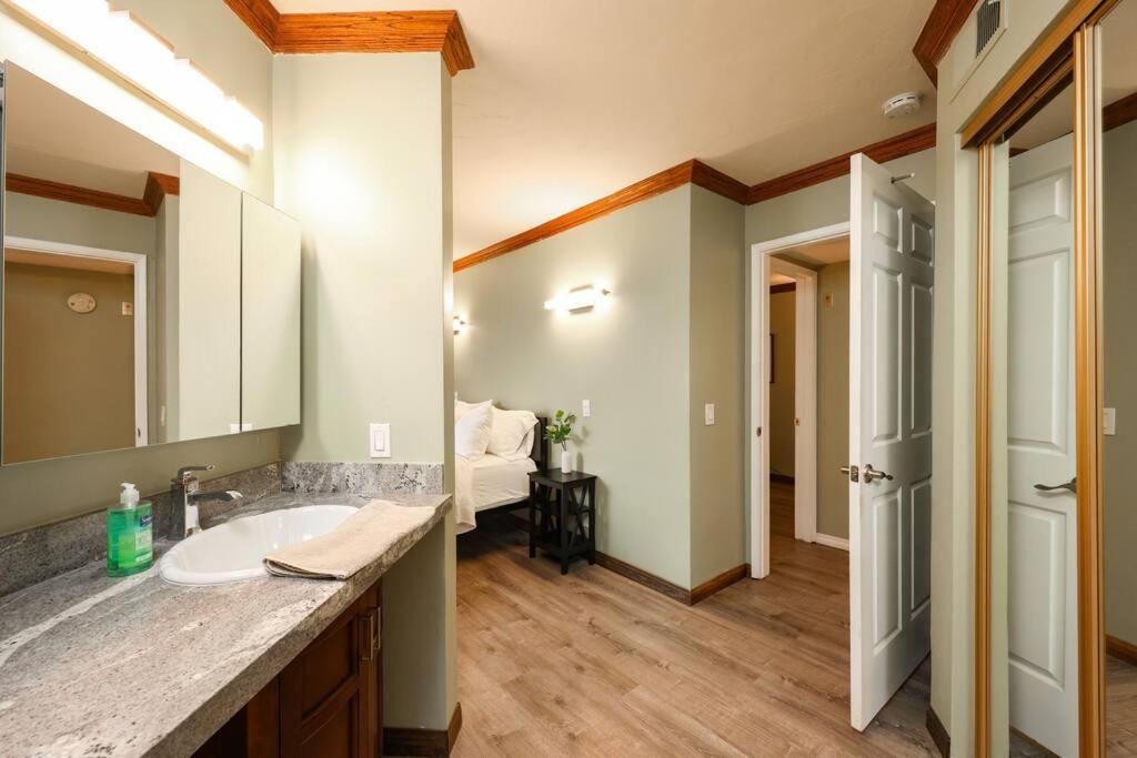 Chic Condo Steps From Petco Park San Diego Ngoại thất bức ảnh